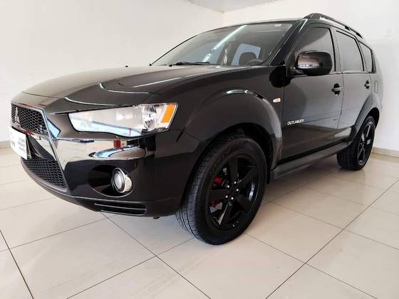MITSUBISHI OUTLANDER 3.0 4X4 V6 24V GASOLINA 4P AUTOMÁTICO